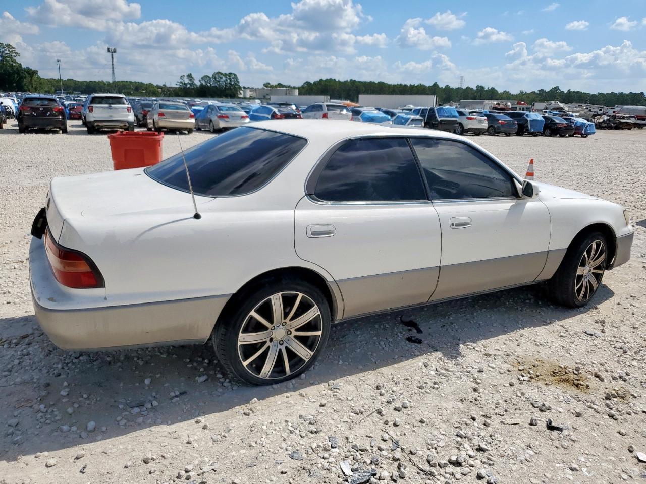 1995 Lexus Es 300 - Image 3