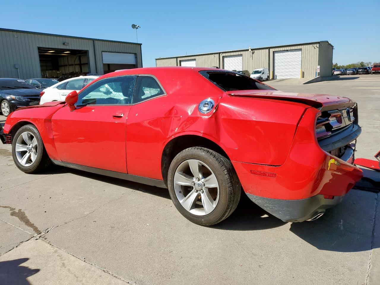 2021 Dodge Challenger Sxt - Фото 2