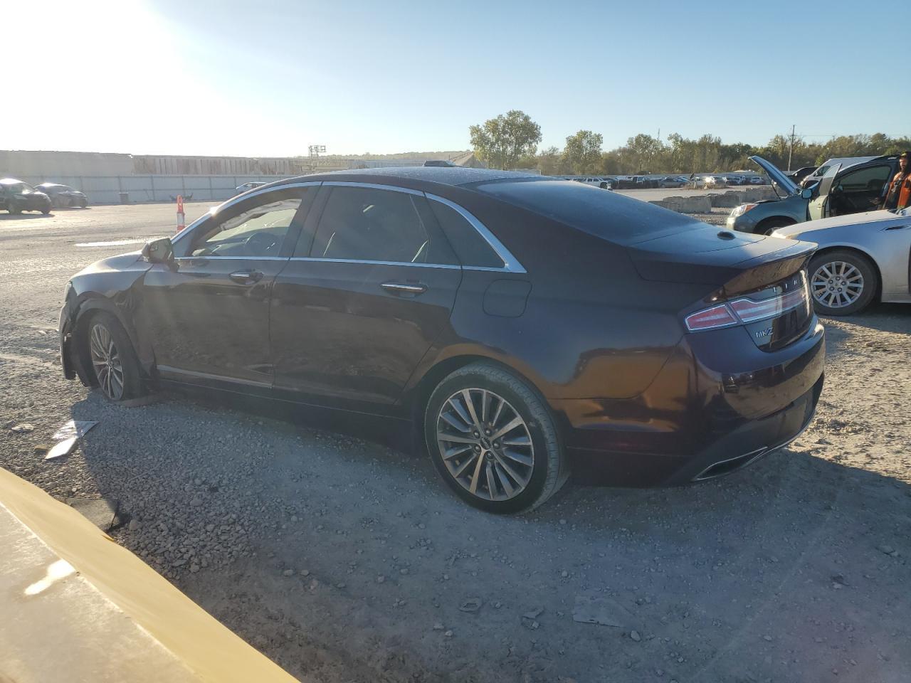 2018 Lincoln Mkz - Image 2