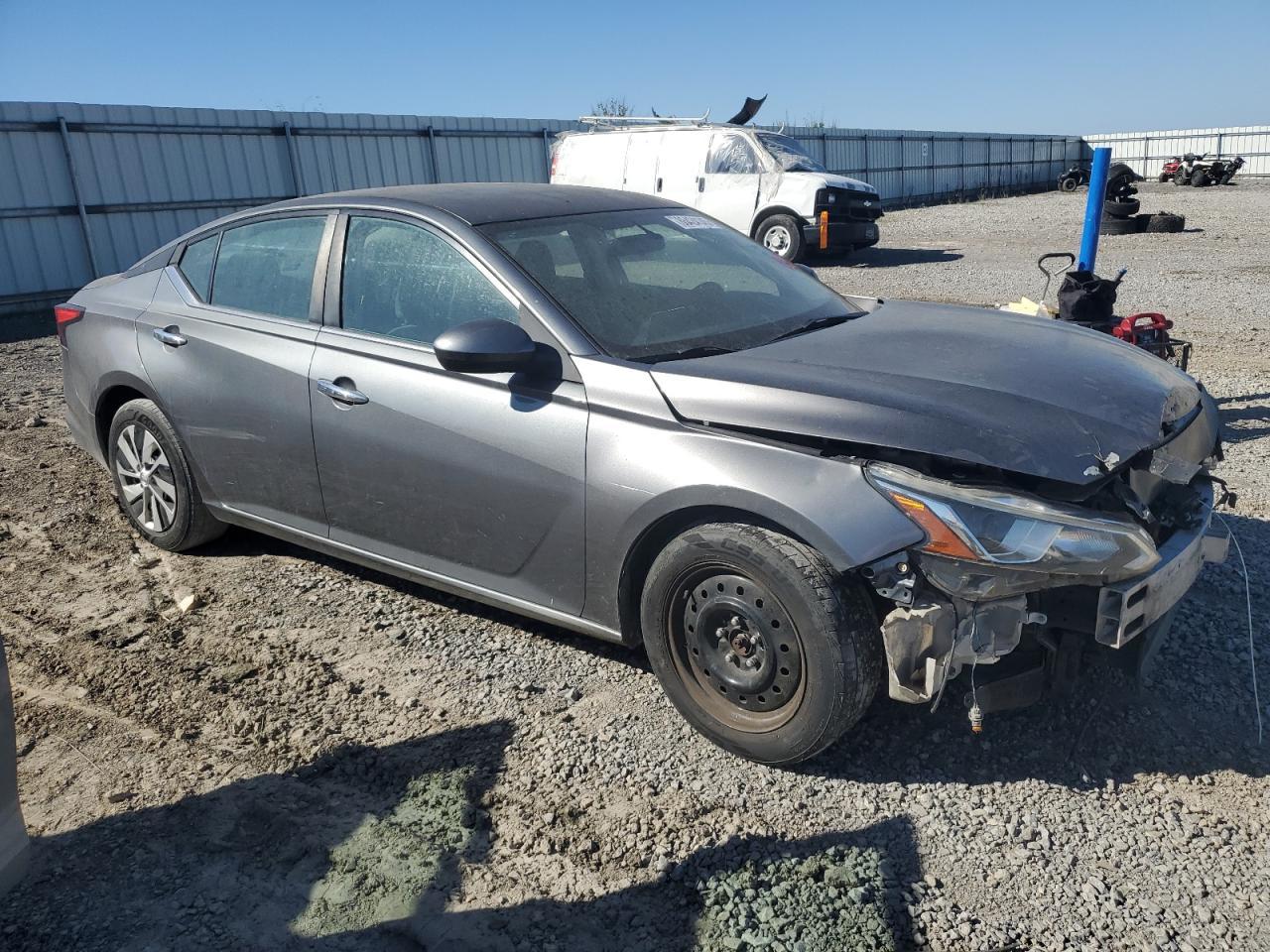 2020 Nissan Altima S - Фото 4