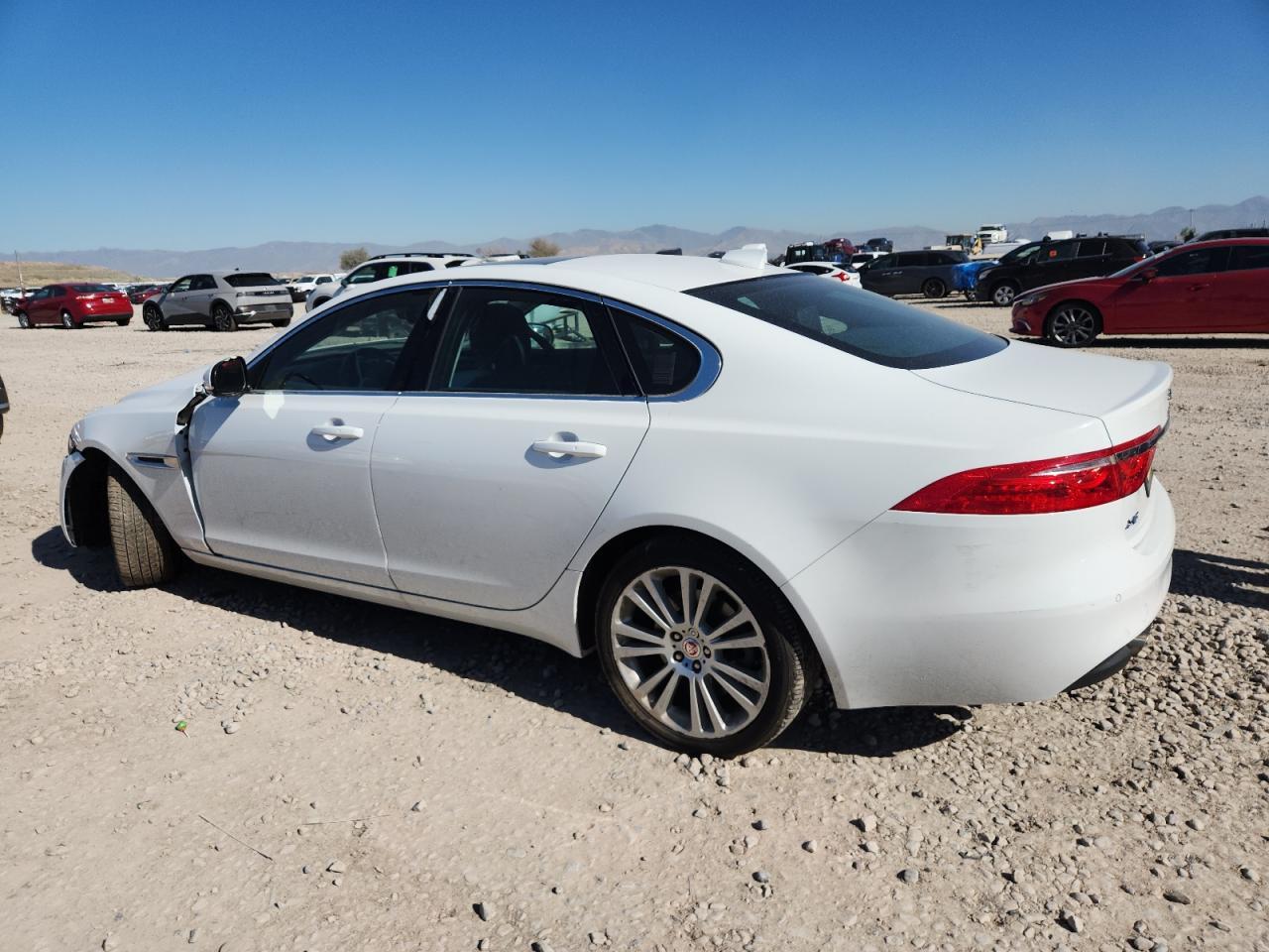 2019 Jaguar Xf Prestige - Фото 2