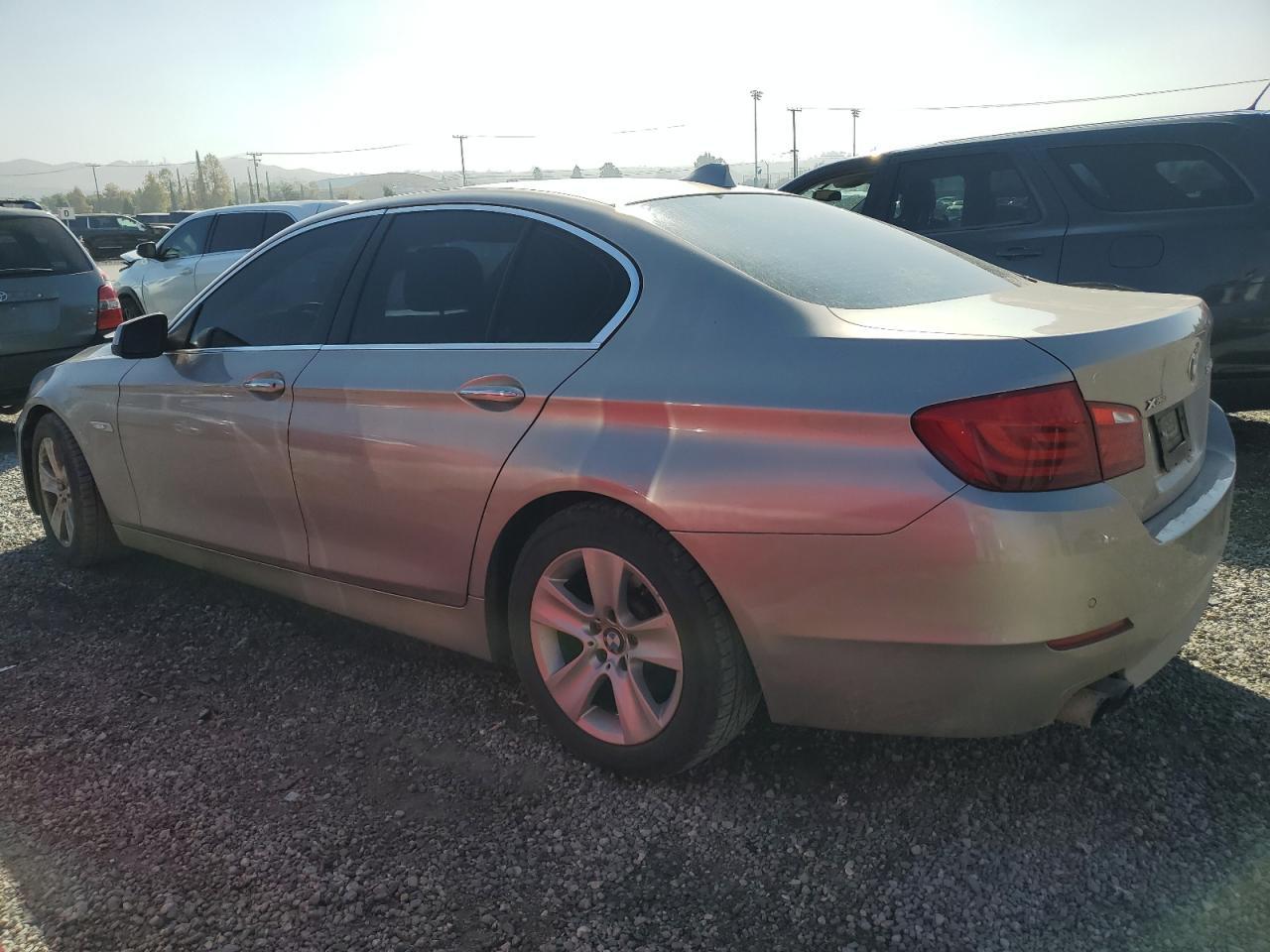 2013 BMW 528 Xi - Фото 2