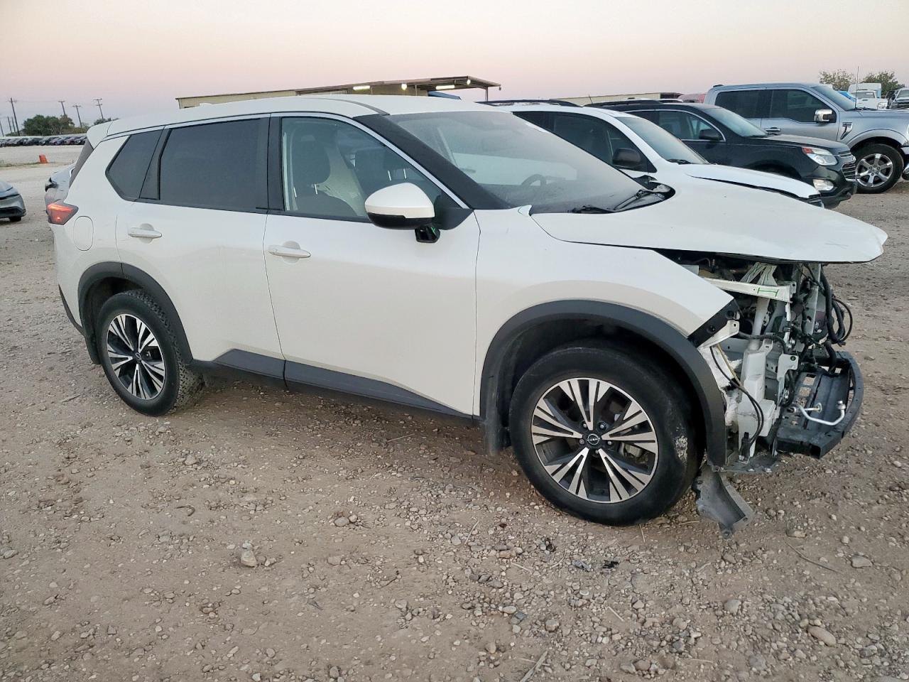 2023 Nissan Rogue Sv - Фото 4