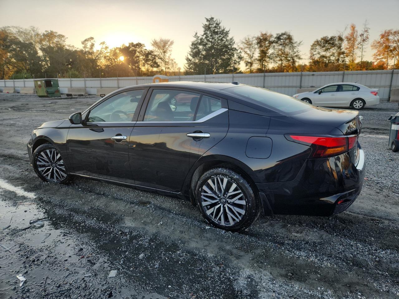 2023 Nissan Altima Sv - Image 2