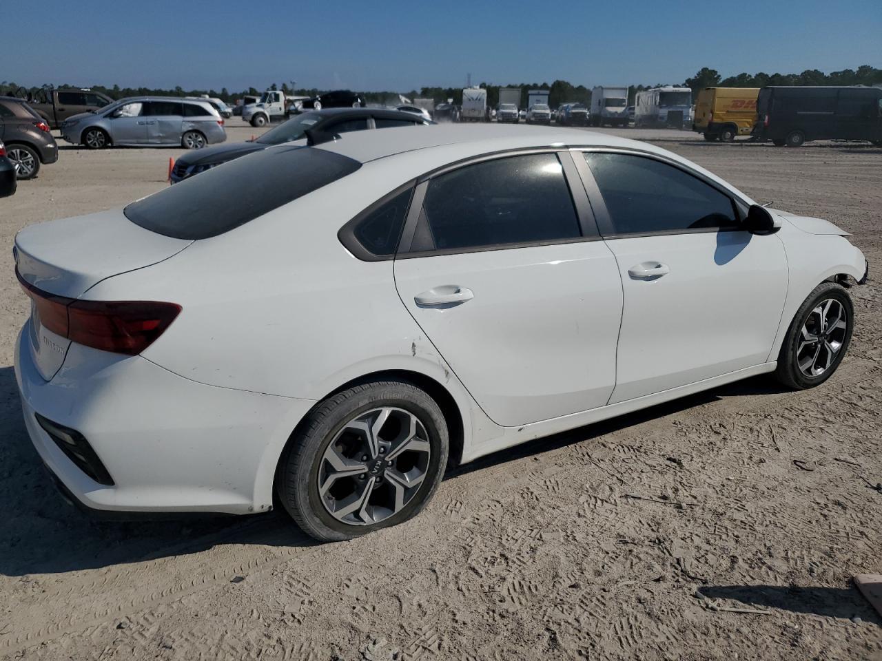 2021 Kia Forte Fe - Image 3