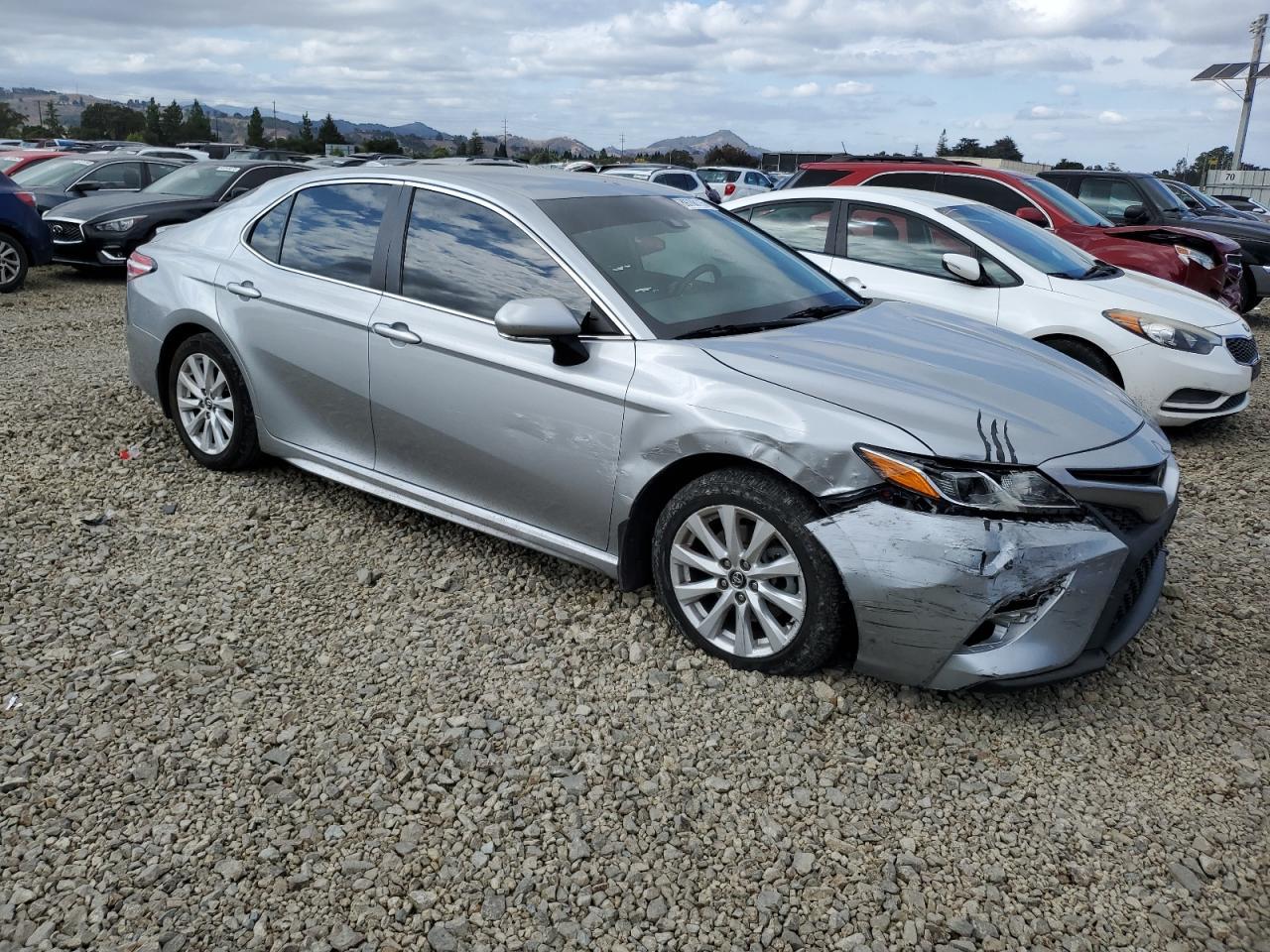 2020 Toyota Camry Se - Фото 4