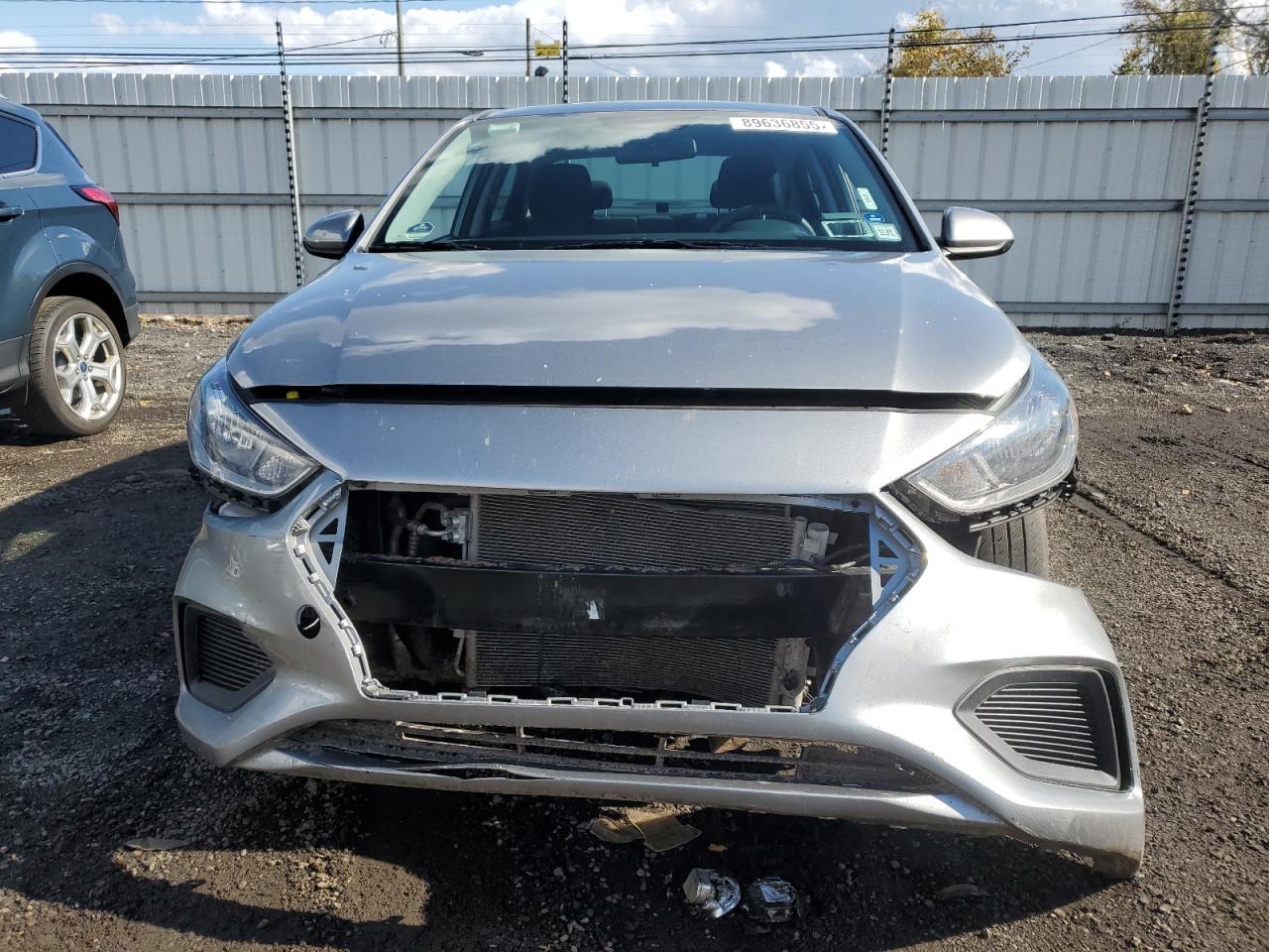 2021 Hyundai Accent Se - Фото 5