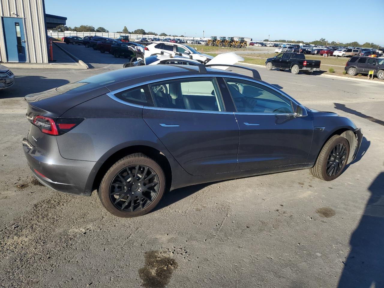 2018 Tesla Model 3 - Фото 3