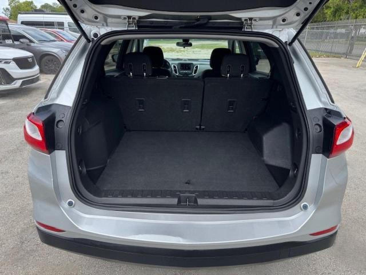 2020 Chevrolet Equinox Ls - Image 6