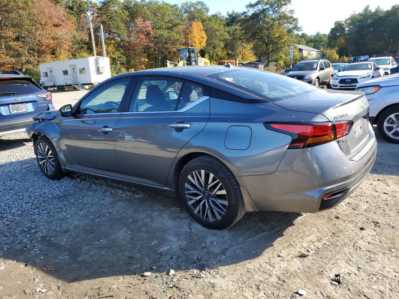 2023 Nissan Altima Sv - Image 2