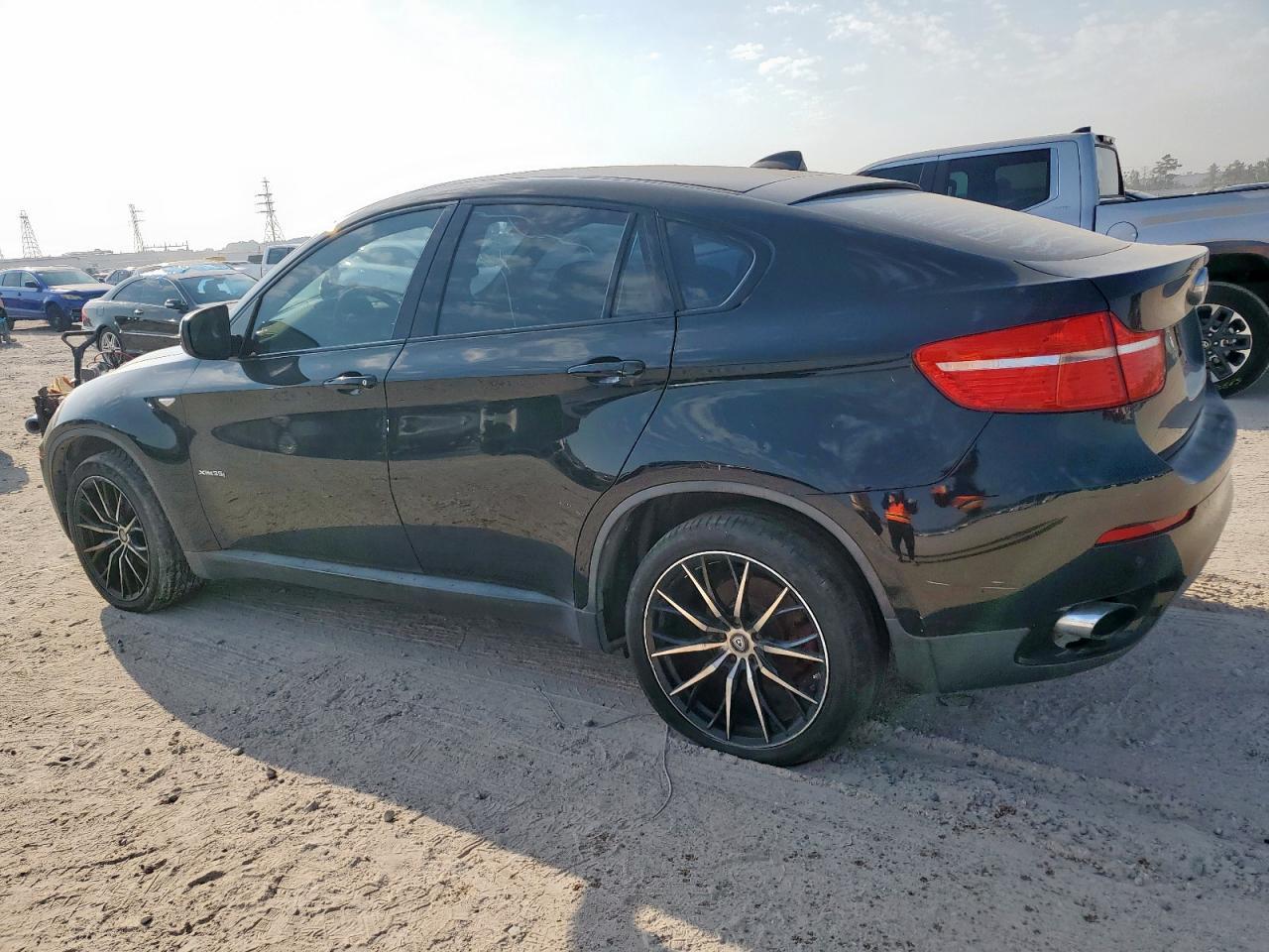2011 BMW X6 xDrive35I - Фото 2