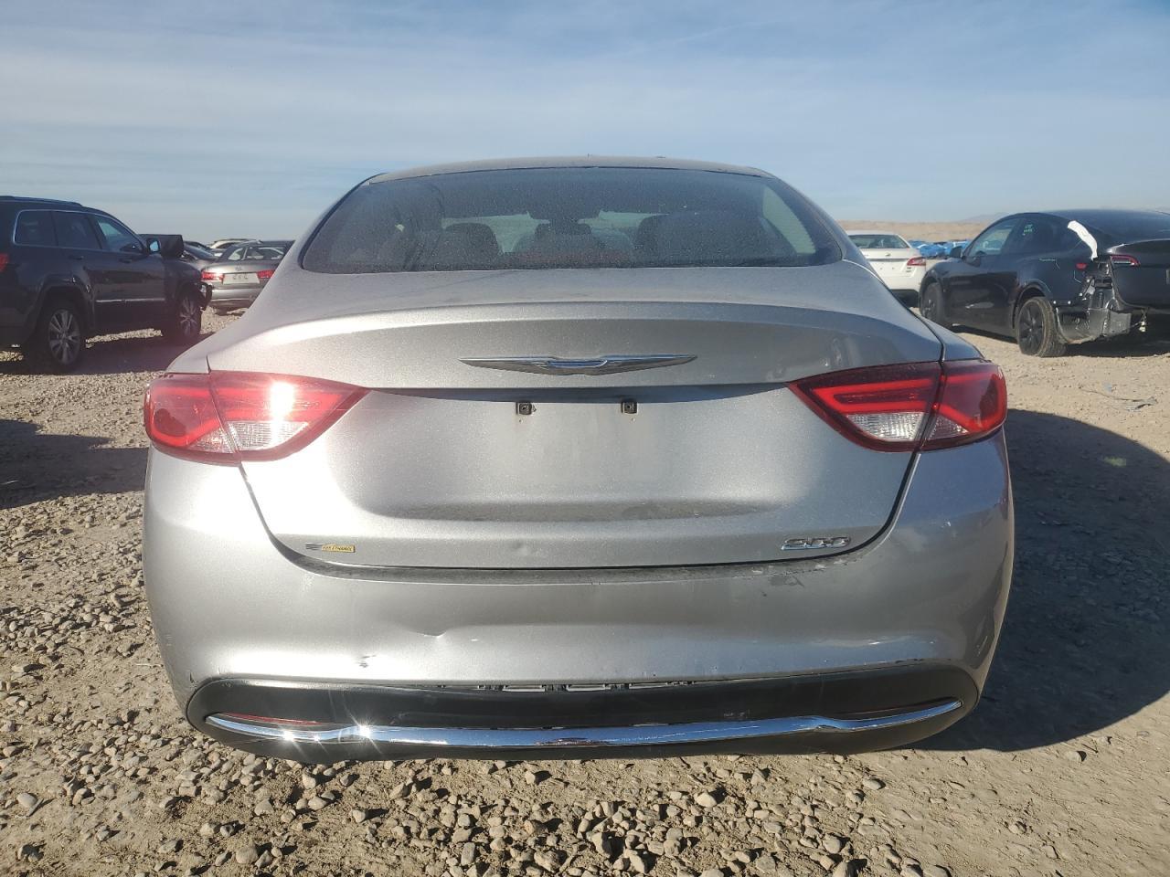 2015 Chrysler 200 Limited - Фото 6