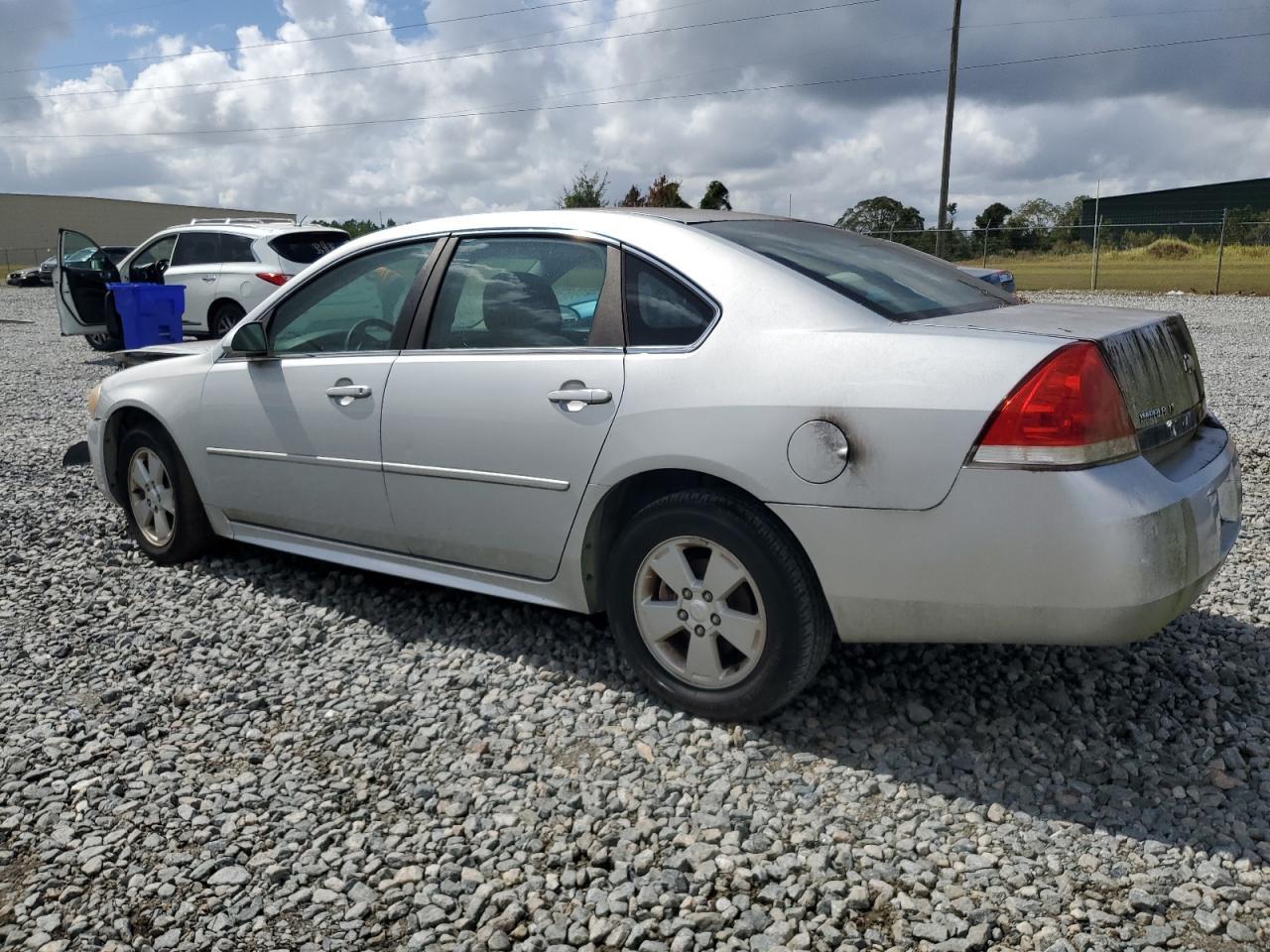 2011 Chevrolet Impala Lt - Image 2