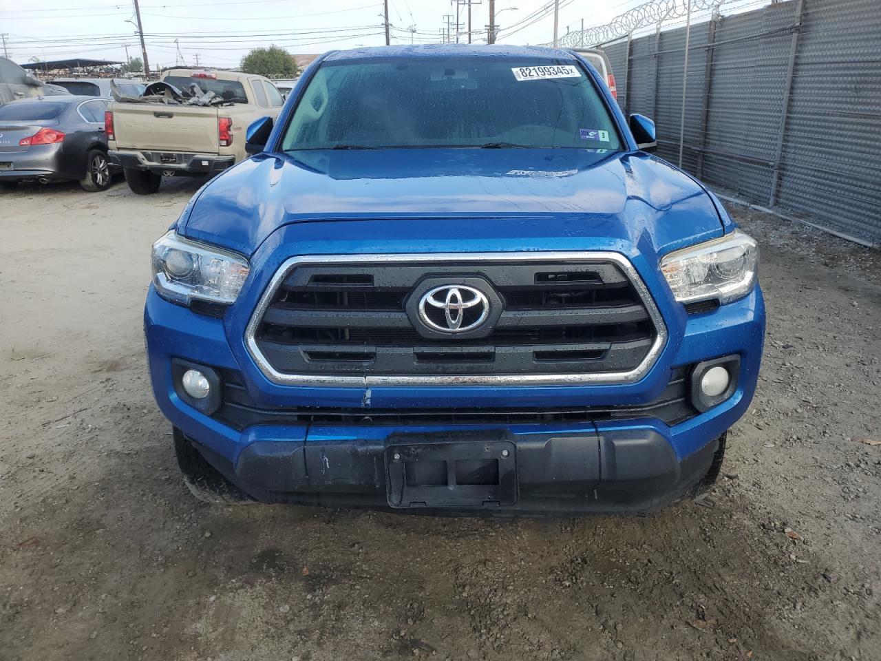 2017 Toyota Tacoma Double Cab - Image 5