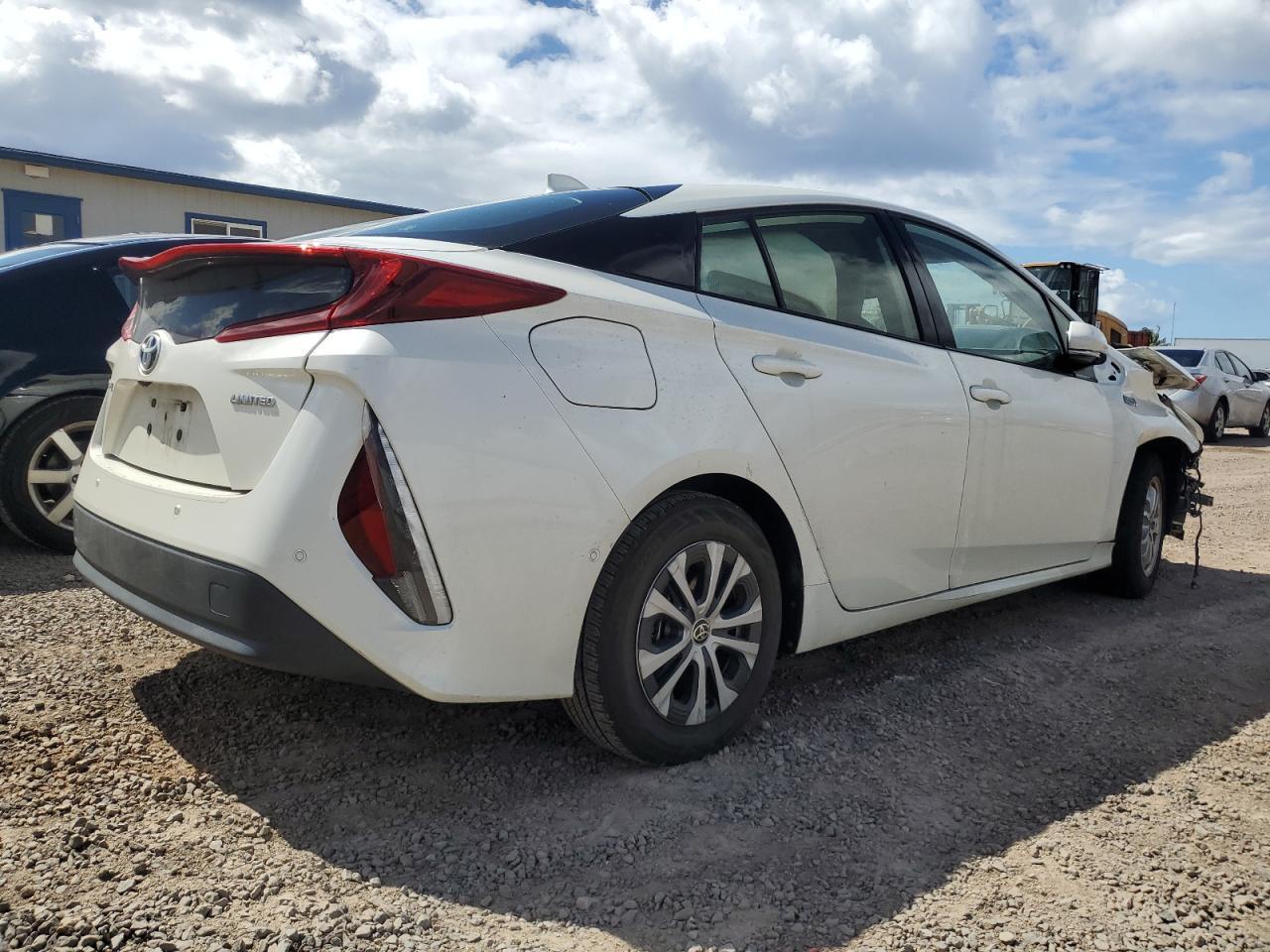 2020 Toyota Prius Prime Le - Image 3