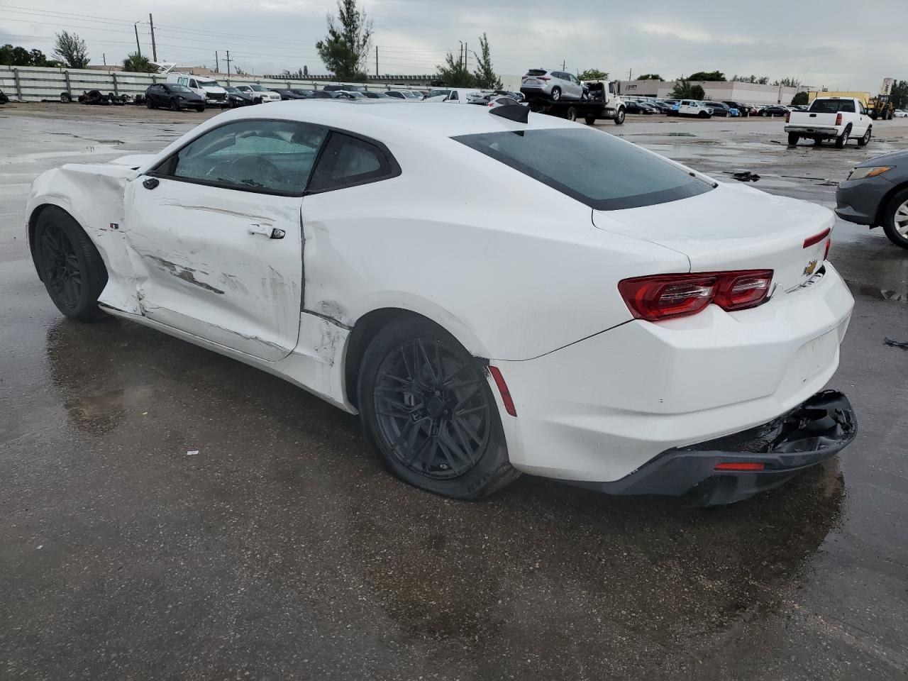 2022 Chevrolet Camaro Ls - Фото 2