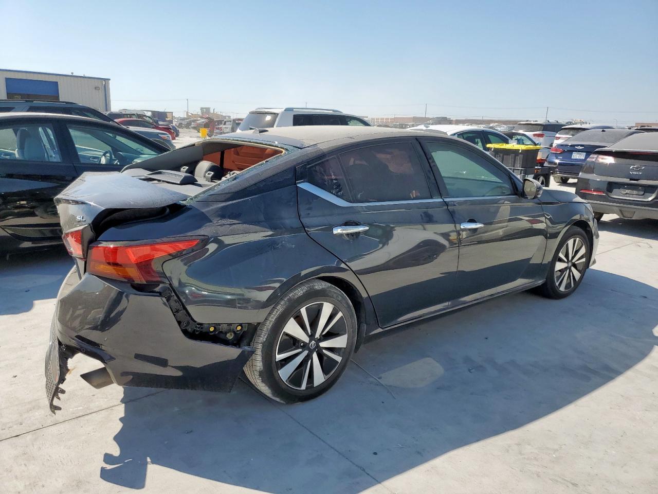 2020 Nissan Altima Sl - Фото 3