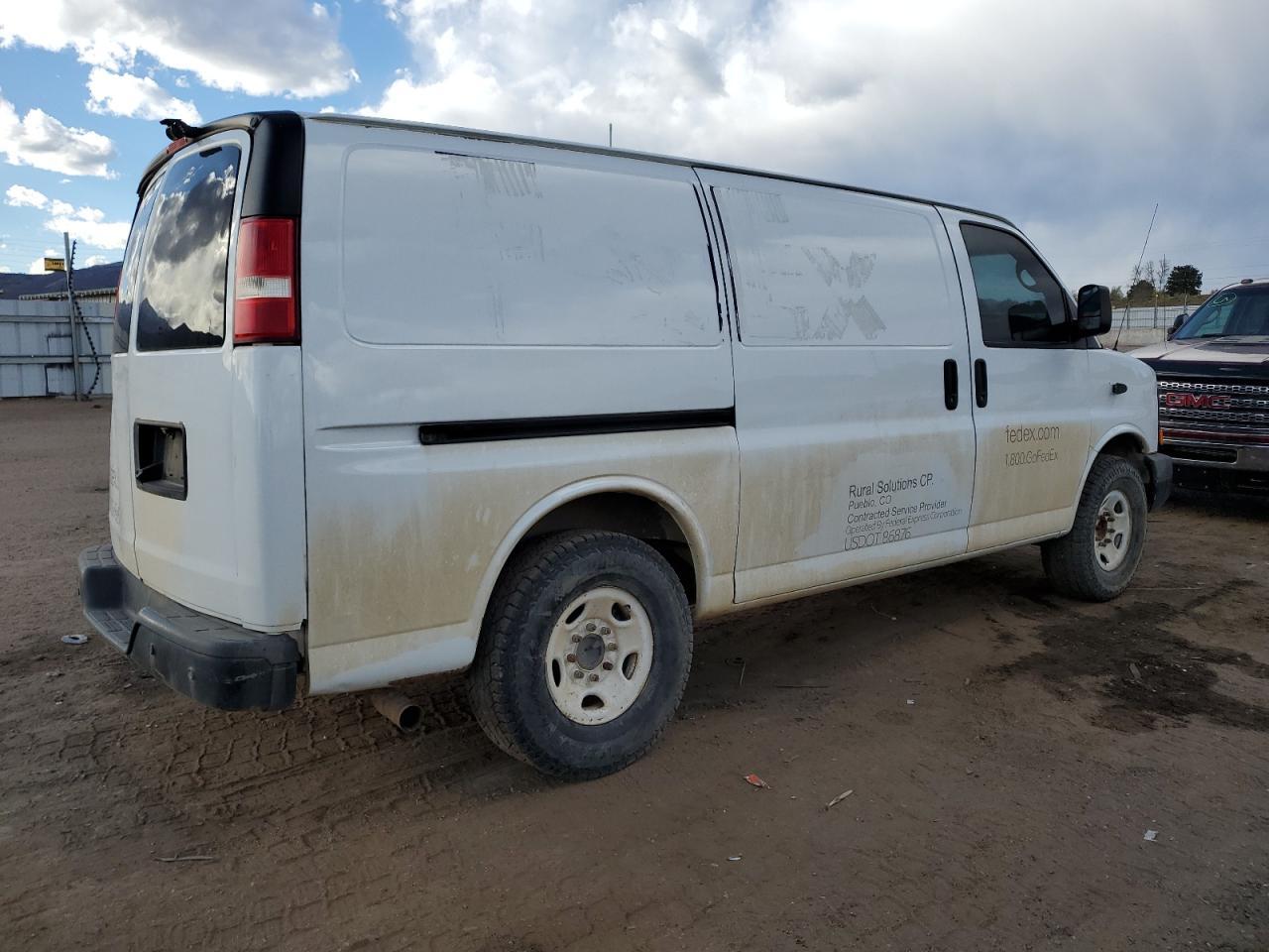 2015 Chevrolet Express 3500 Delivery Van - Image 3