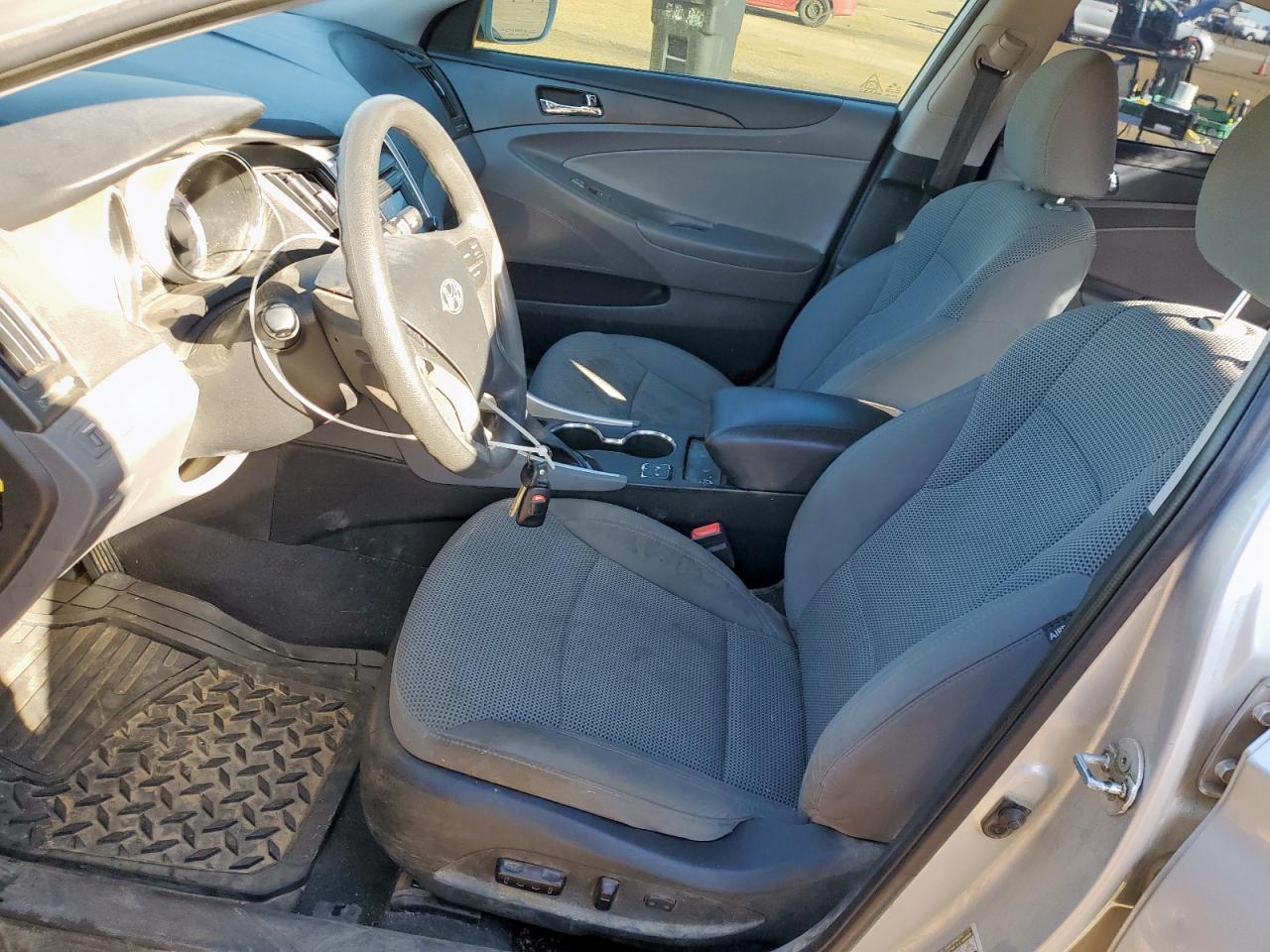2014 Hyundai Sonata Gls - Image 7