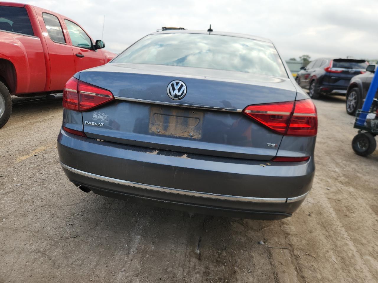 2016 Volkswagen Passat S - Image 6