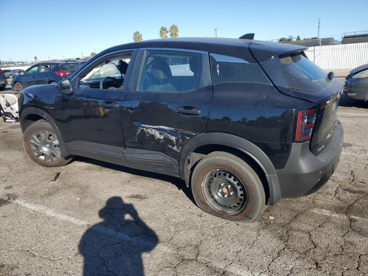 2025 Nissan Kicks S - Image 2