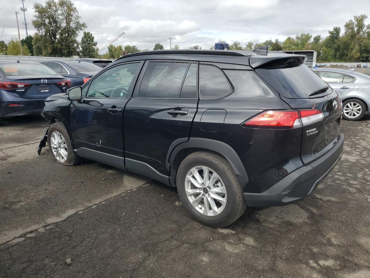 2022 Toyota Corolla Cross Le - Image 2