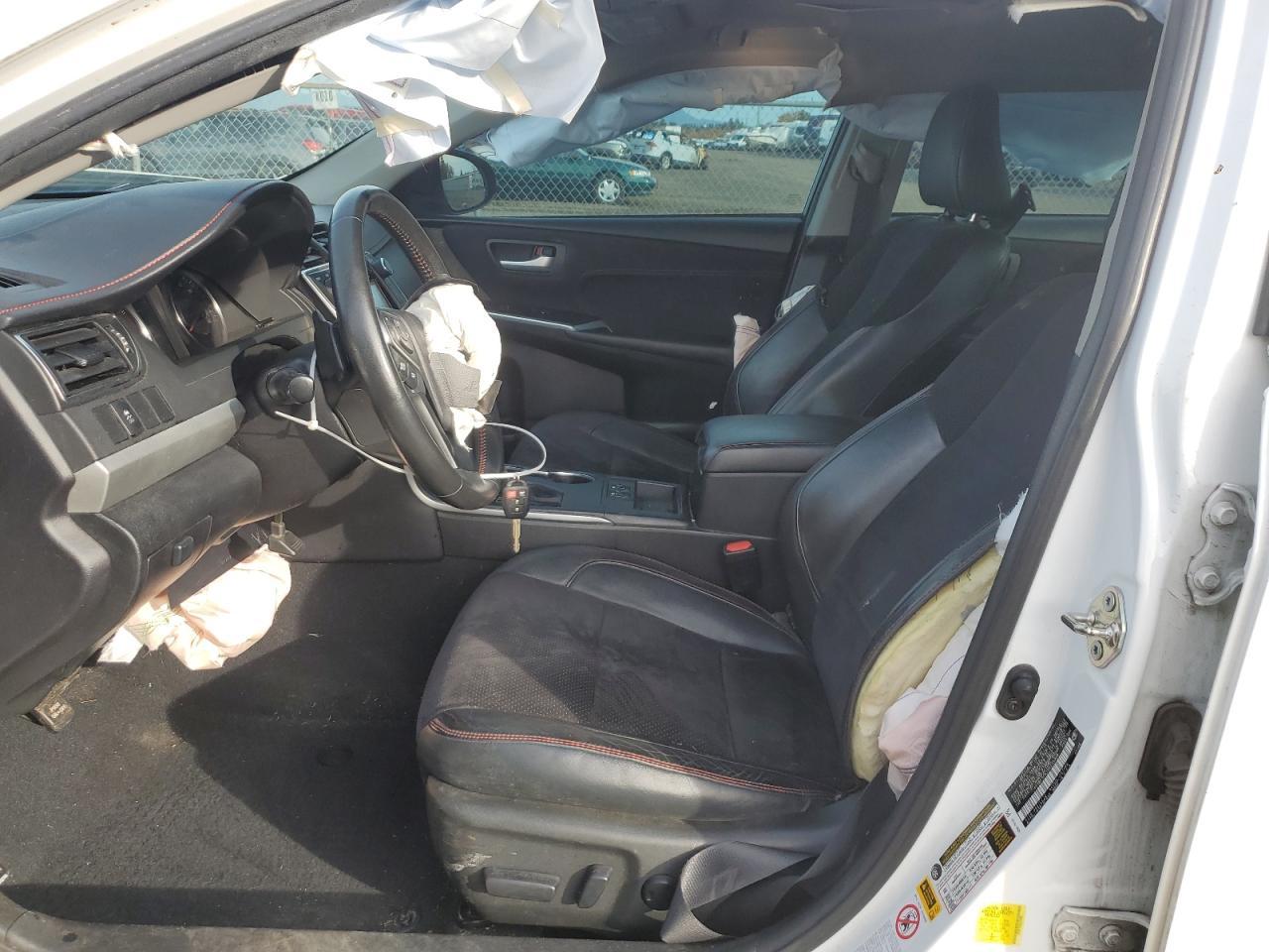 2016 Toyota Camry Le - Image 7