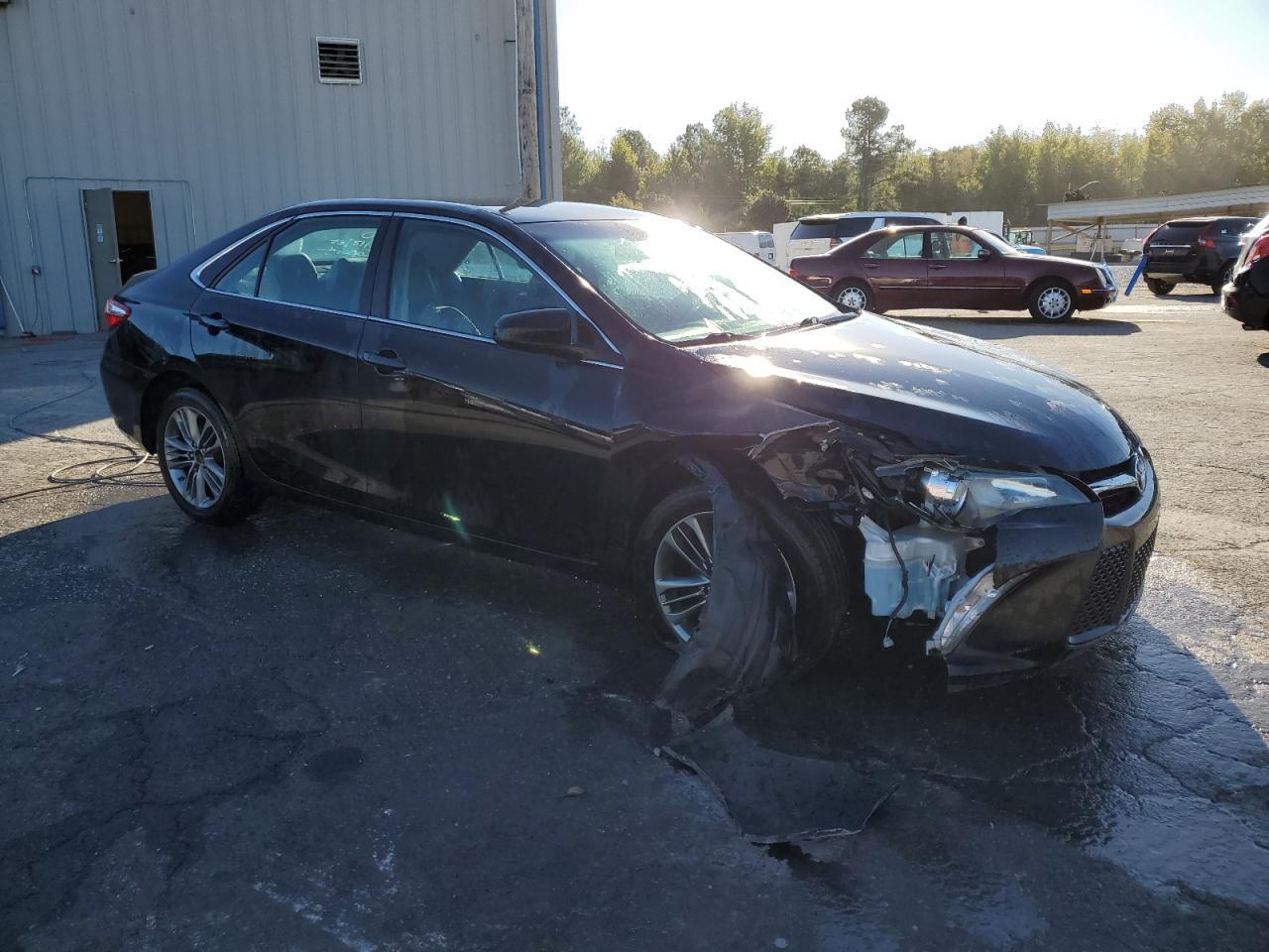 2017 Toyota Camry Le - Фото 4