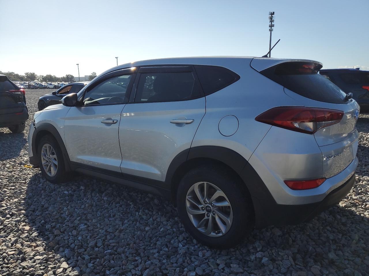 2018 Hyundai Tucson Se - Image 2