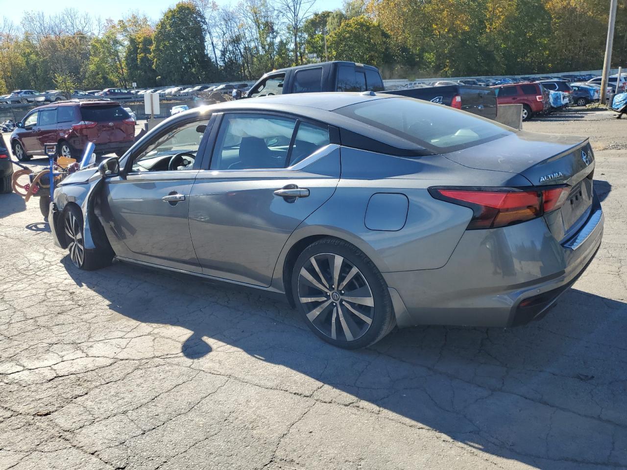 2022 Nissan Altima Sr - Фото 2