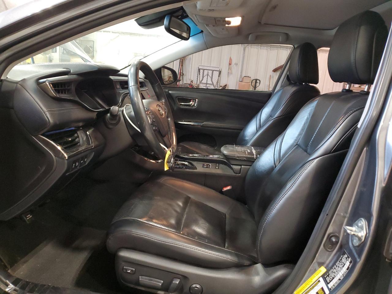 2016 Toyota Avalon Hybrid - Image 7