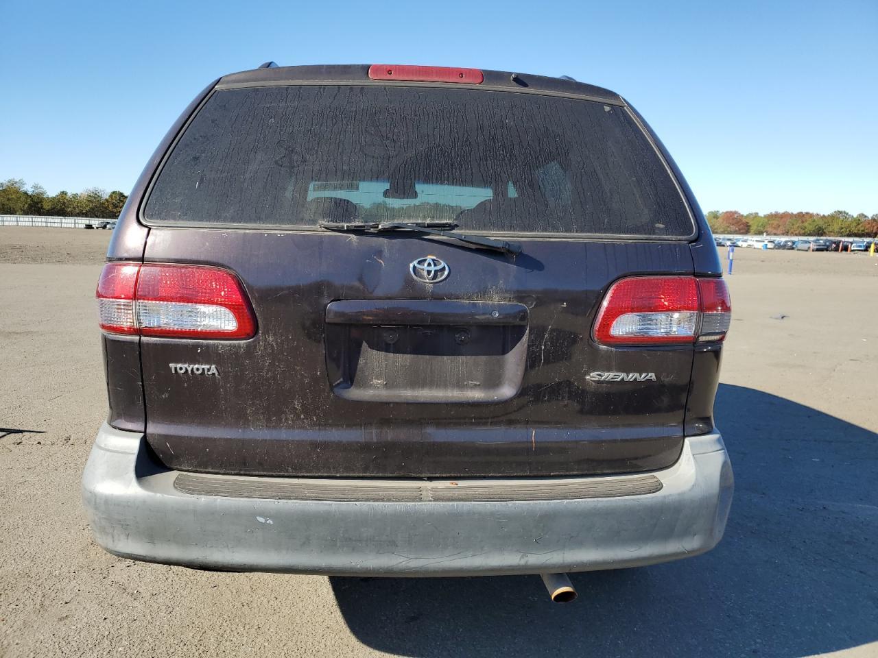 2003 Toyota Sienna Le - Image 6