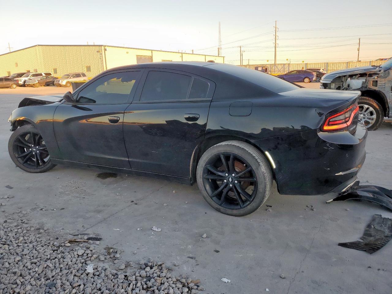 2021 Dodge Charger Sxt - Image 2