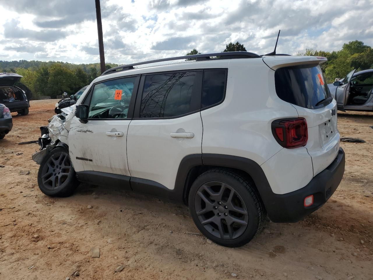 2021 Jeep Renegade Latitude - Image 2