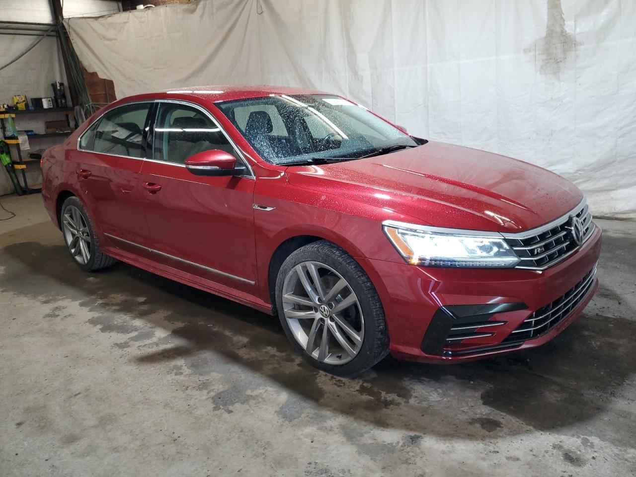 2017 Volkswagen Passat R-Line - Image 4