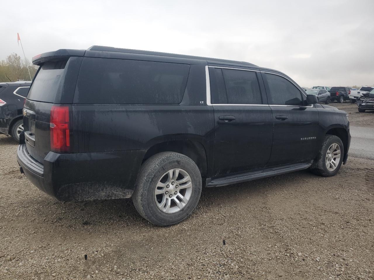 2017 Chevrolet Suburban C1500 Lt - Фото 3
