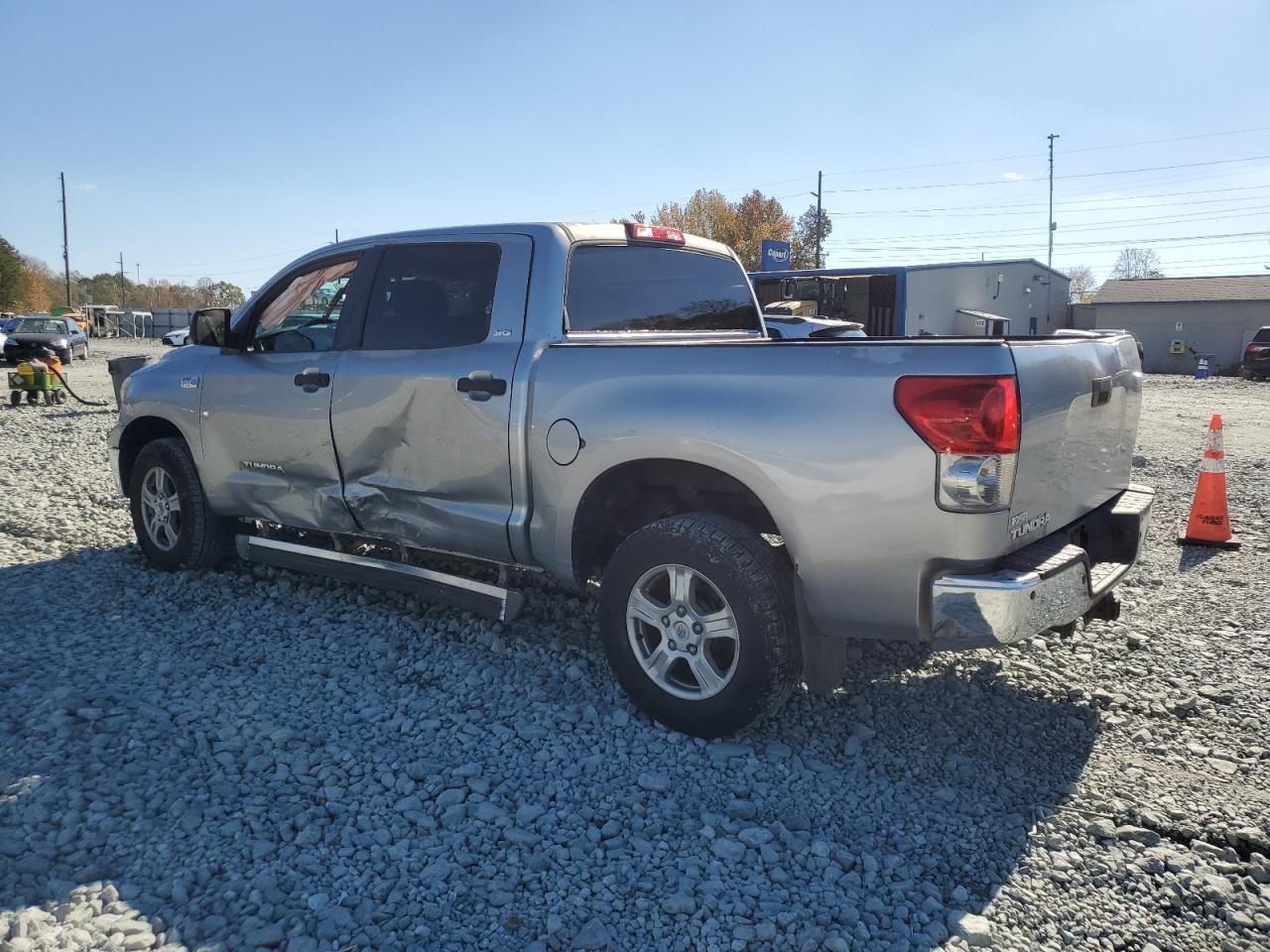 2008 Toyota Tundra Crewmax - Image 2