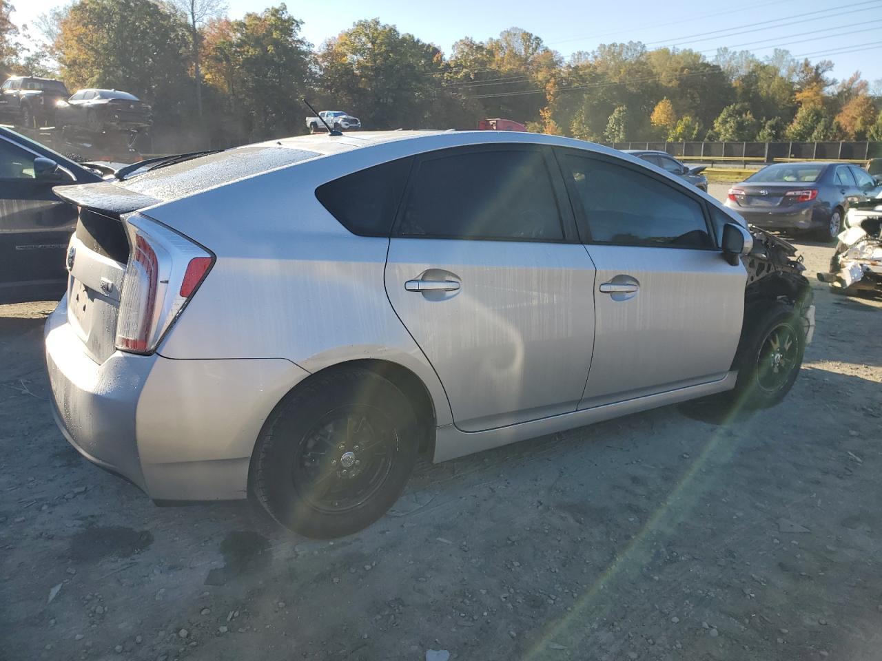 2015 Toyota Prius - Фото 3