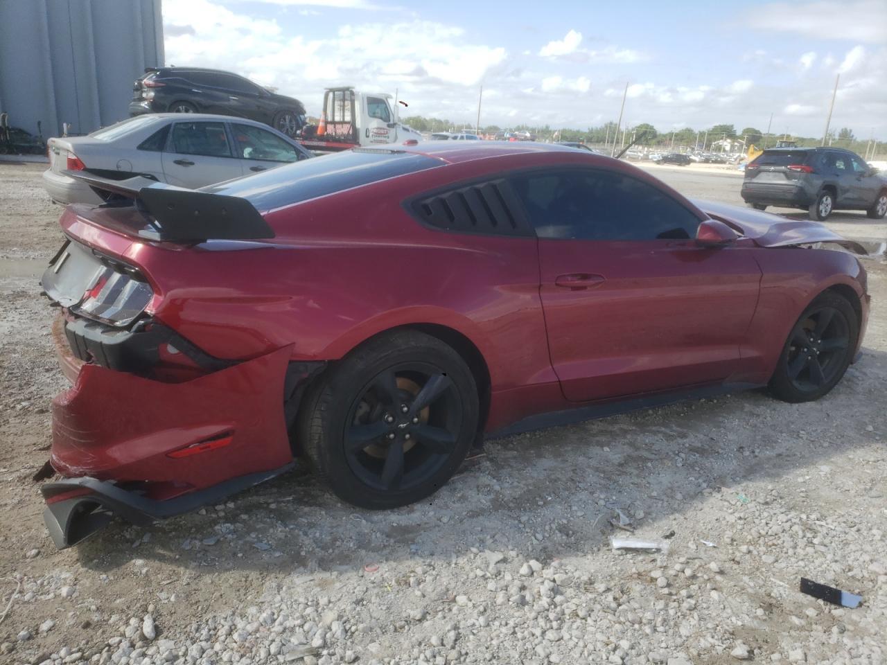 2018 Ford Mustang - Фото 3