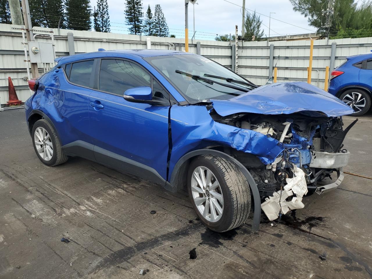 2020 Toyota C-Hr Xle - Image 4