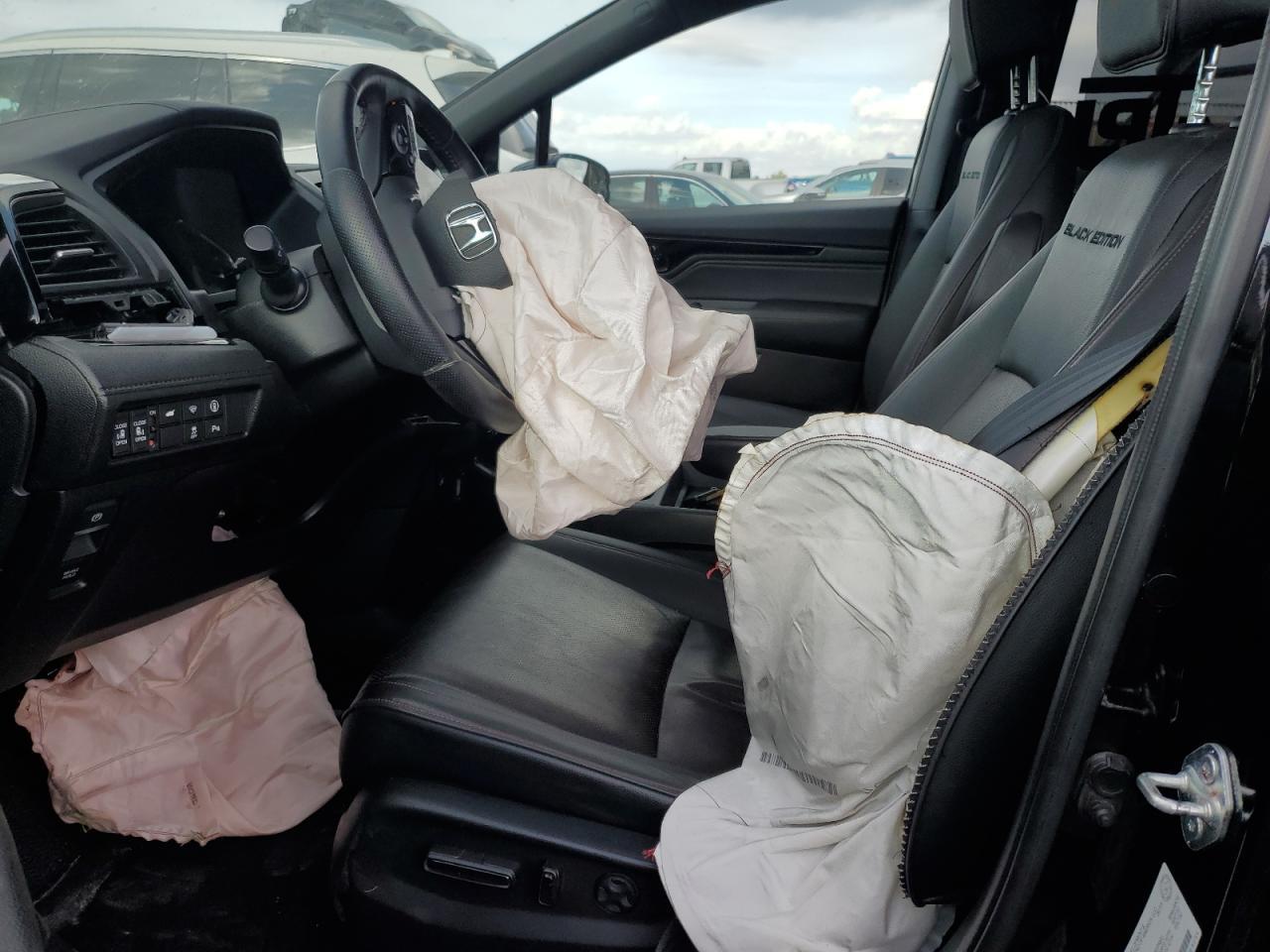 2023 Honda Odyssey Black Edition - Image 7