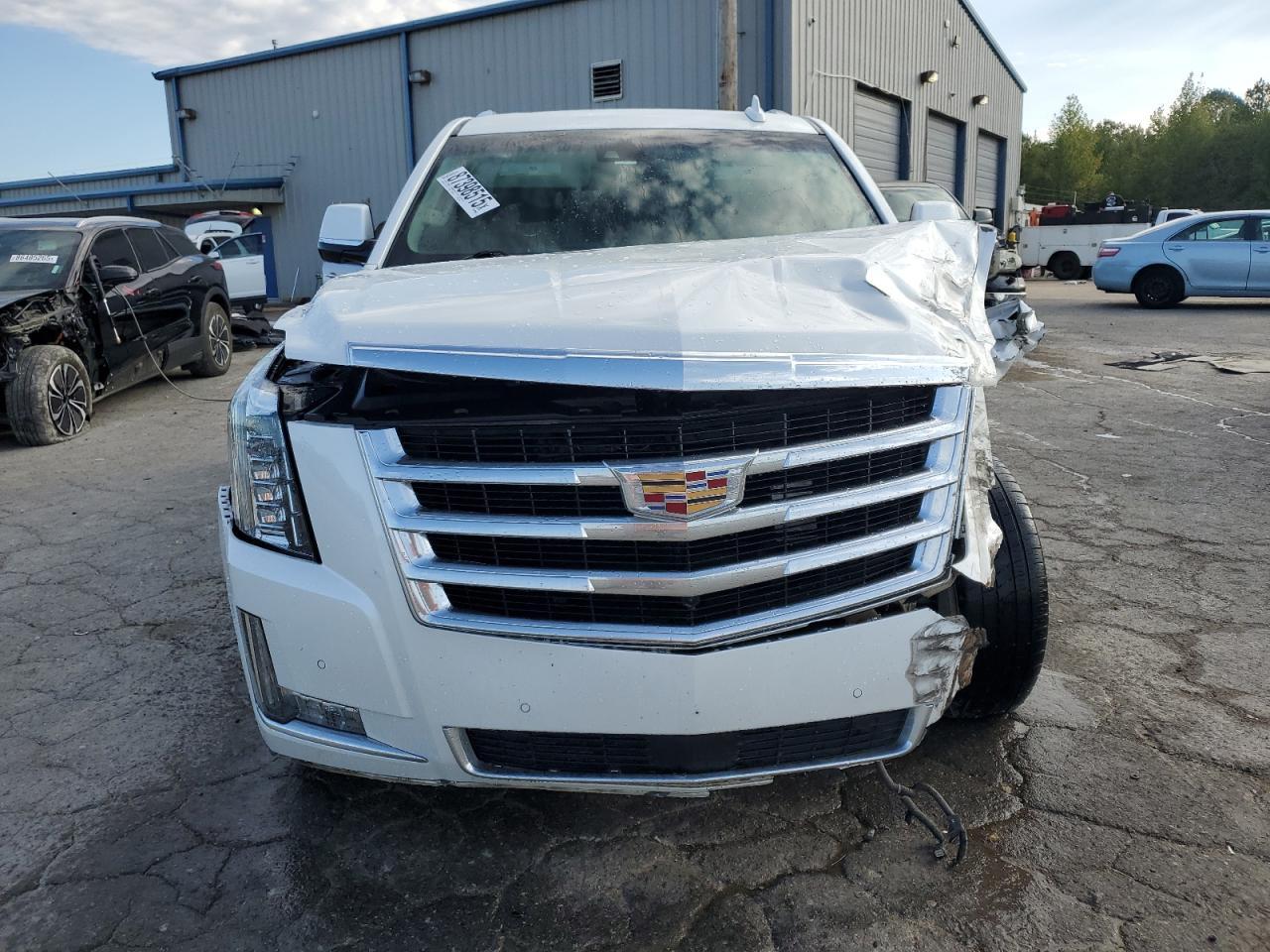 2020 Cadillac Escalade Premium Luxury - Image 5