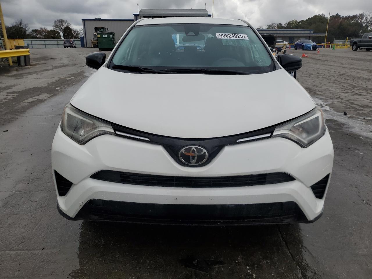 2018 Toyota Rav4 Le - Image 5