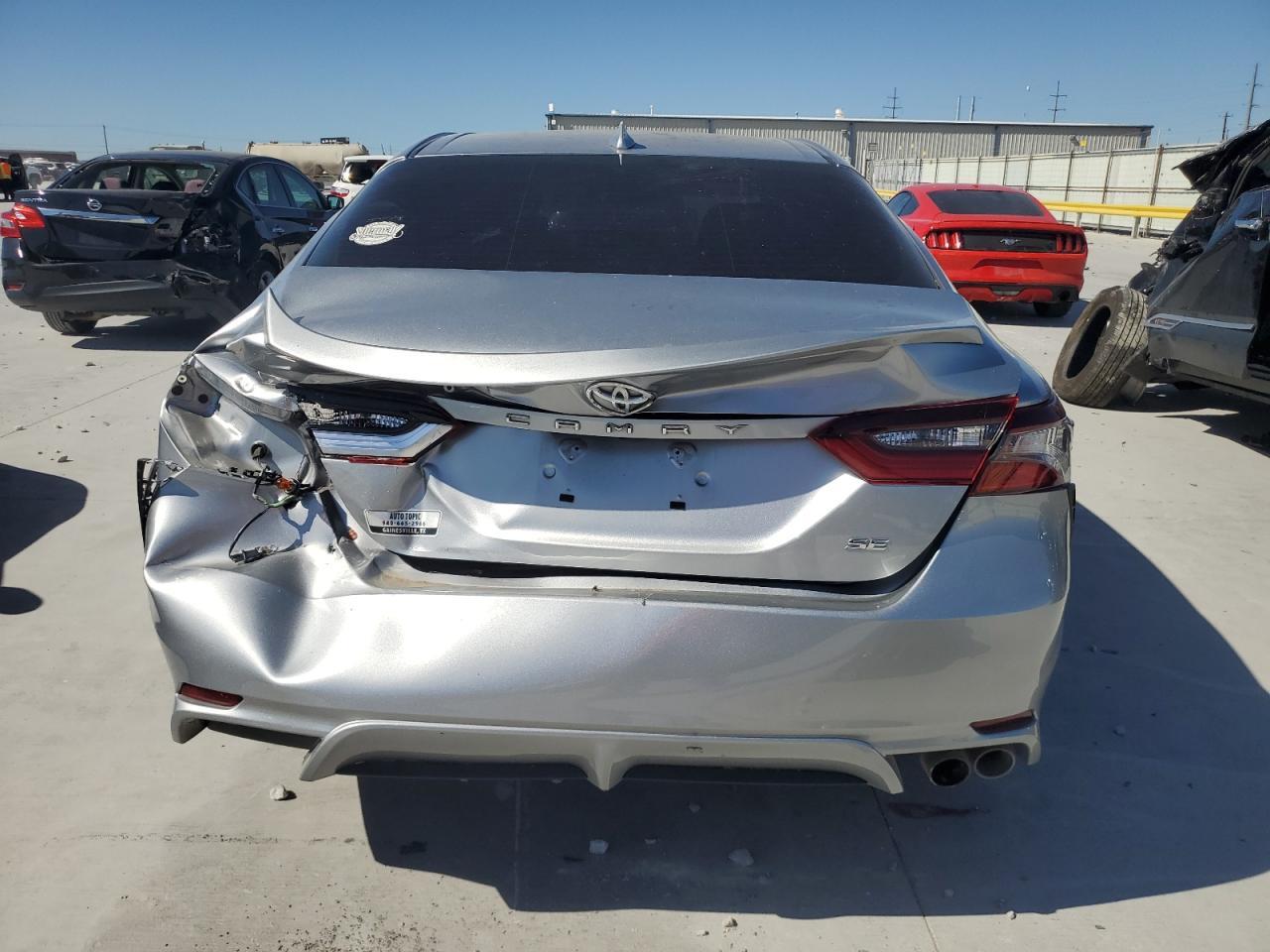 2022 Toyota Camry Se - Фото 6