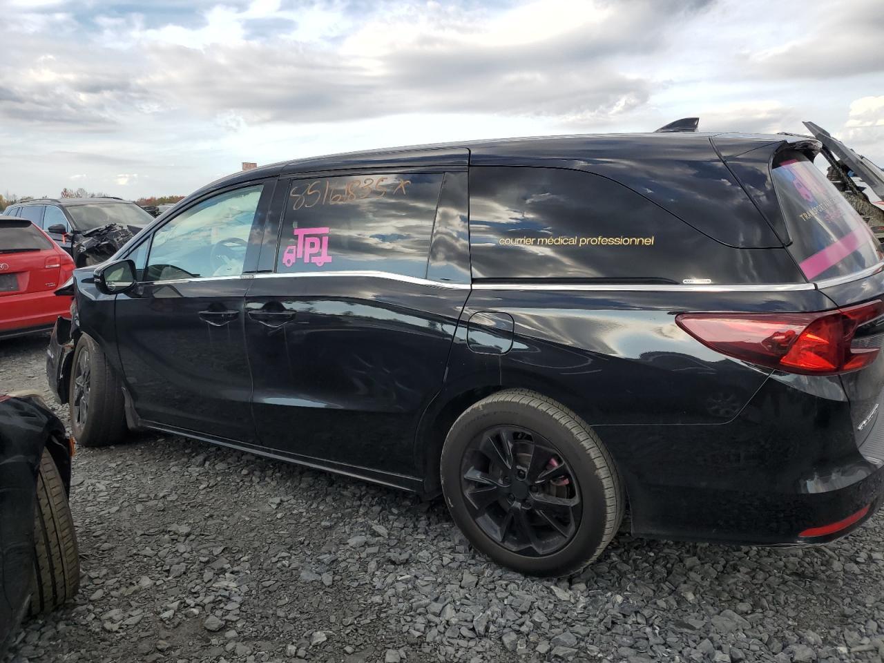 2023 Honda Odyssey Black Edition - Image 2