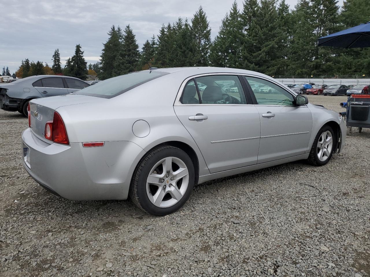2009 Chevrolet Malibu Ls - Image 3