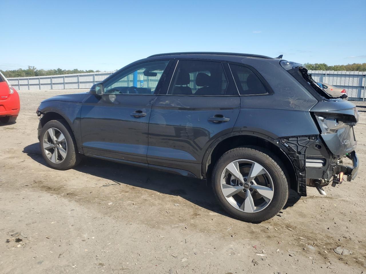 2025 Audi Q5 Premium 40 - Фото 2