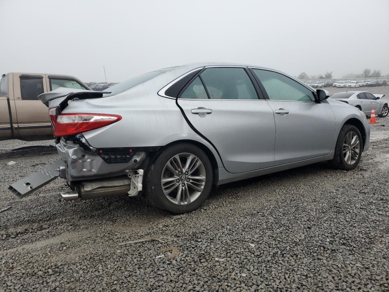 2017 Toyota Camry Le - Фото 3