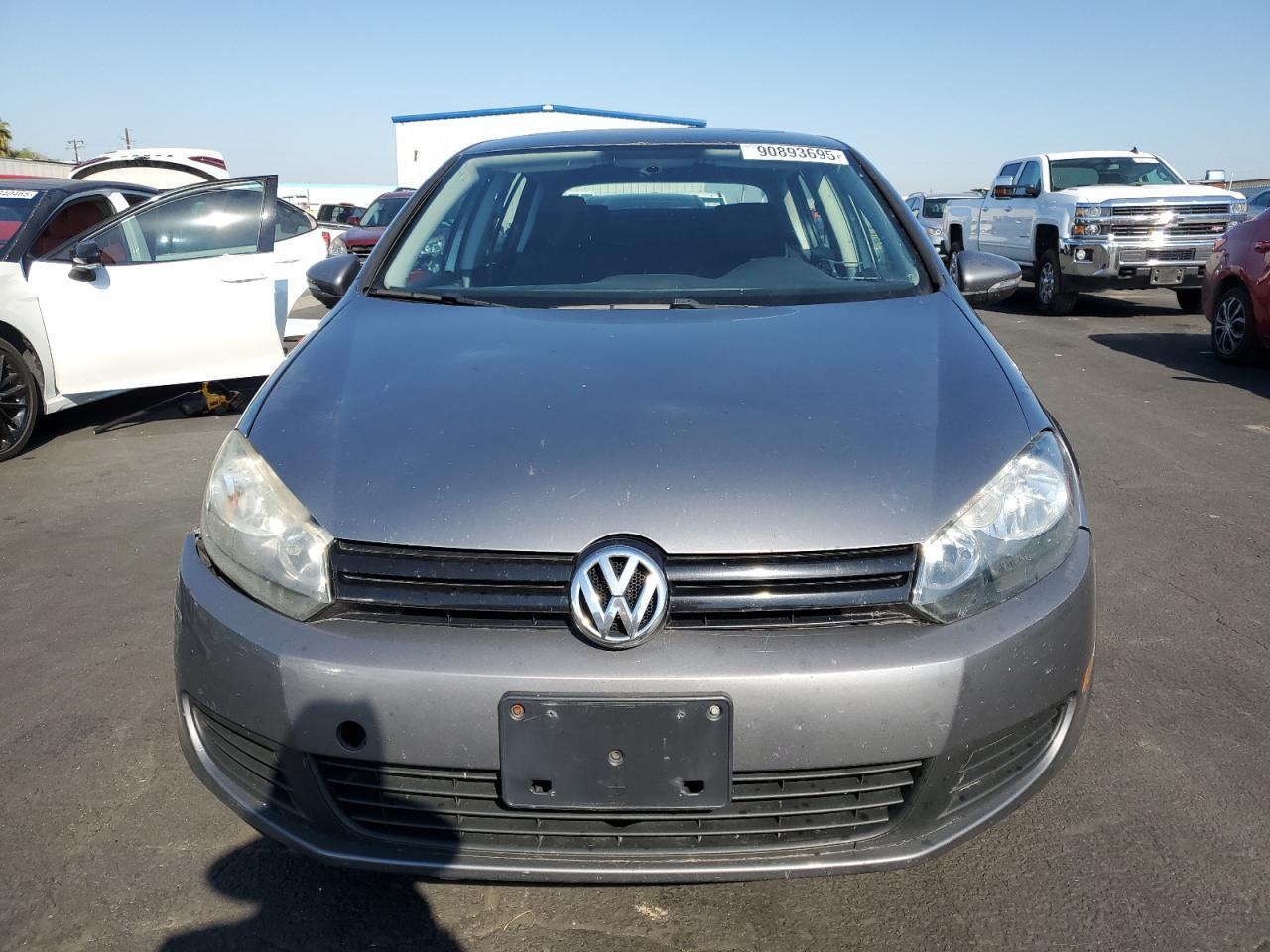 2011 Volkswagen Golf - Image 5