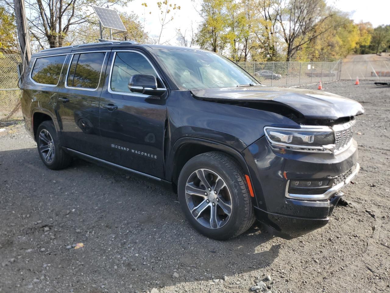 2023 Jeep Grand Wagoneer L Series I - Фото 4
